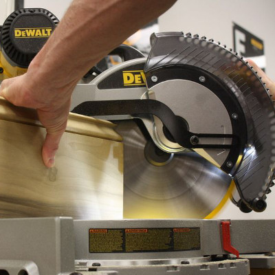 Dewalt DWS780 XPS 240V Slide Mitre Saw